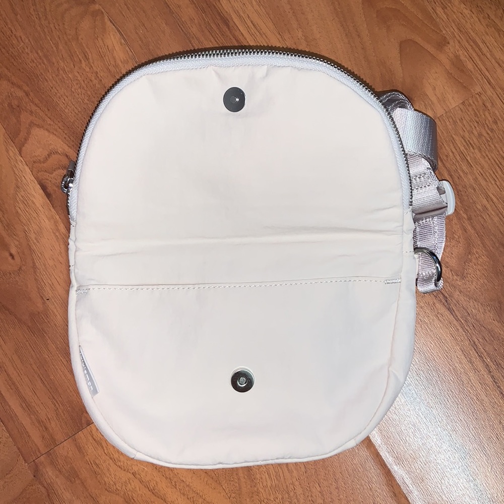 NWT Lululemon Athletica All Night *Micro Festival Bag 2L - Picture 9 of 12